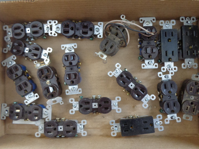 lot 38 image: Electrical Outlets