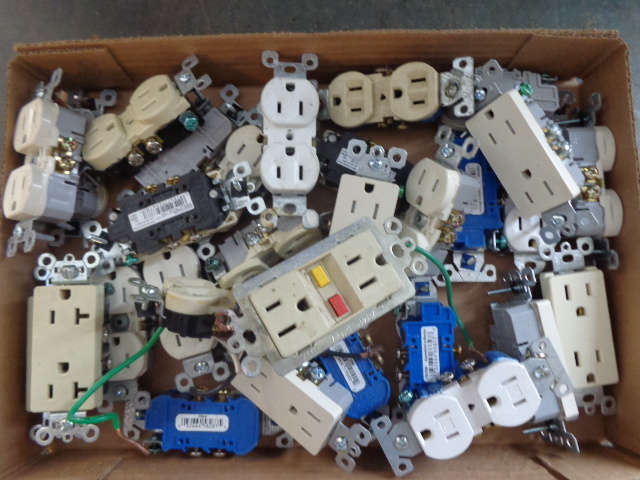 lot 37 image: Outlets