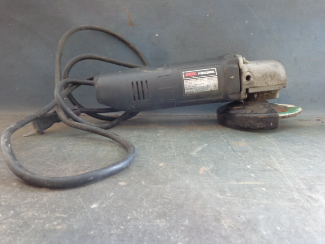lot 25 image: Skil Professional Disc Grinder