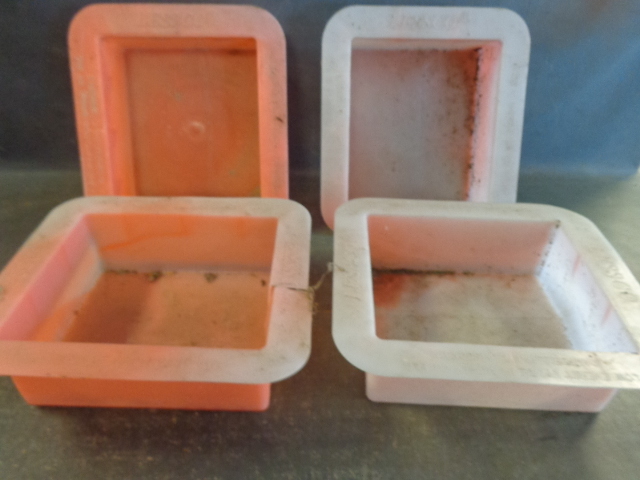 lot 102 image: Plastic Trays
