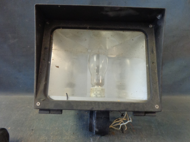 lot 81 image: Flood Light