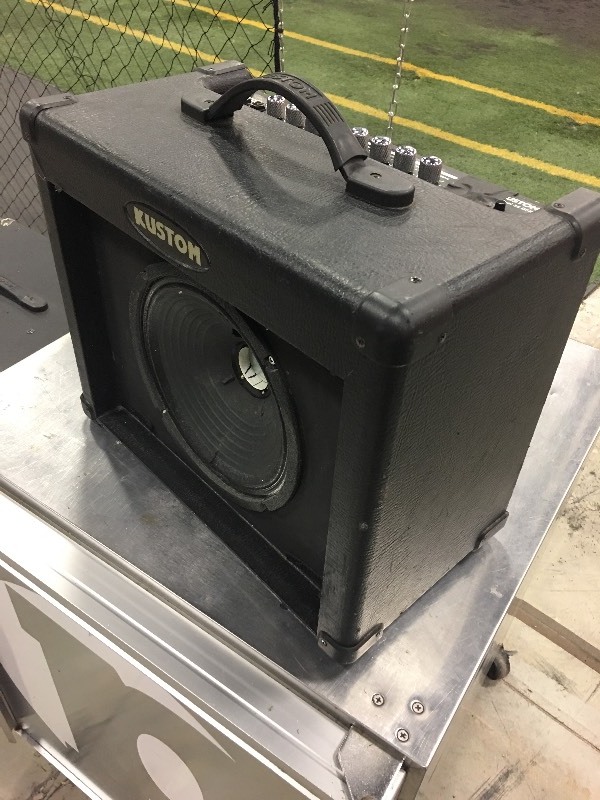 lot 12 image: KUSTOM  Dual 35 Guitar Amp
