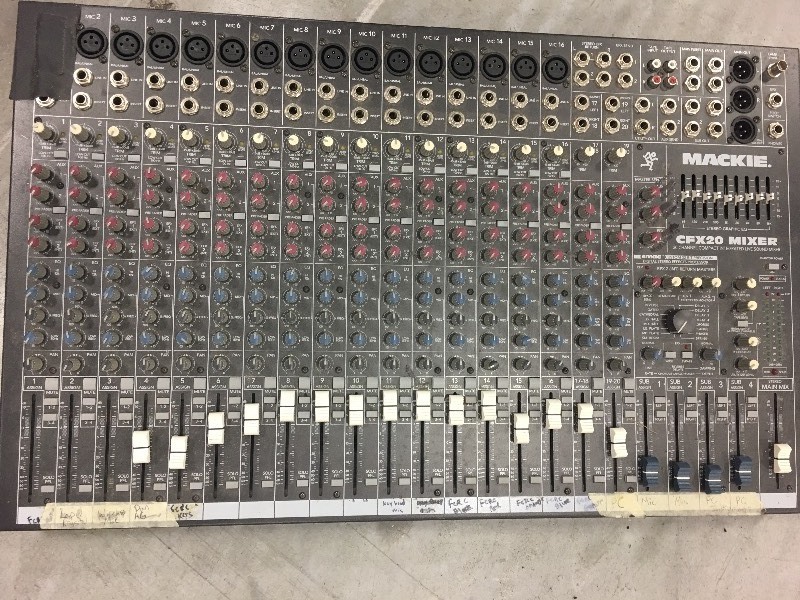 lot 4 image: Mackie CFX20 Compact Mixer Sound Board