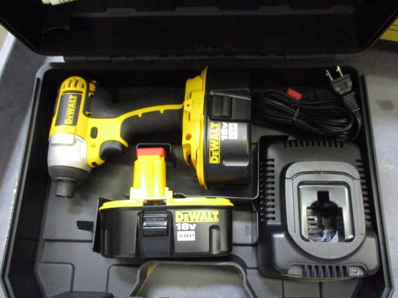 18V DeWalt Impact Driver Kit