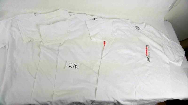 lot 2200 image: Lot of 4 - Mens Jerzees White T-Shirts - Adult Size Small