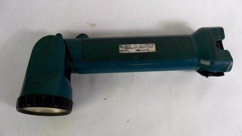 lot 2212 image: MAKITA CORDLESS DRILL DRIVER & WORK LIGHT