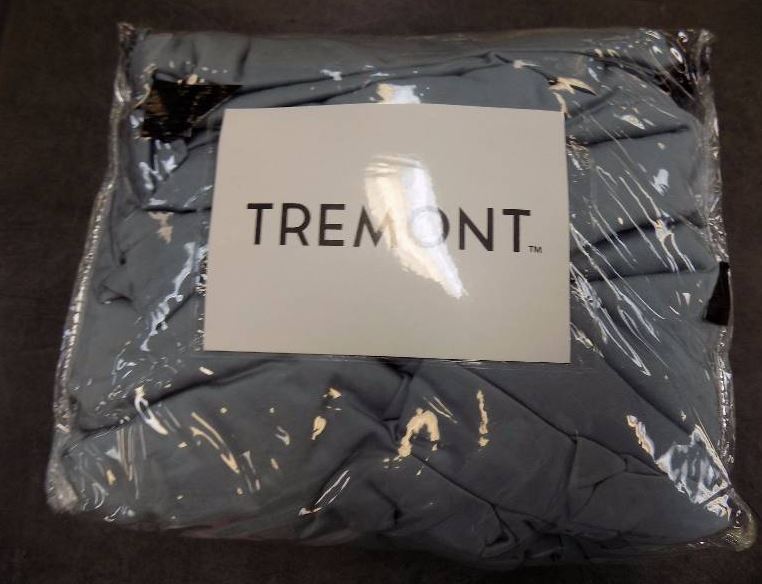 lot 351 image: Tremont 600 Thread Count Egyptian Cotton Sateen Sheet Set Cal. King Dusty Blue