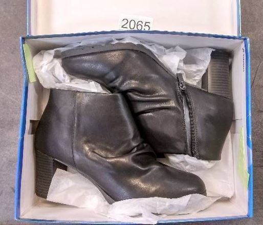 lot 2065 image: Easy Street Womens Breena Bootie  Boots - Black - Size 10