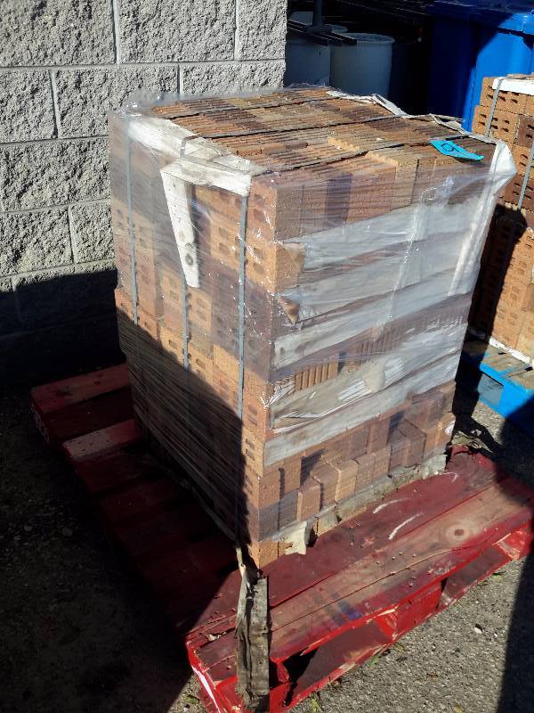 lot 9 image: Partial Pallet of brick as shown