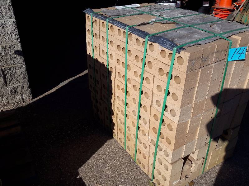 lot 14 image: Full Pallet of brick as shown