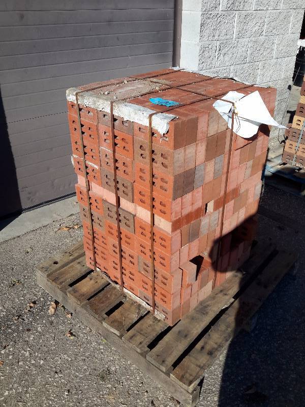 lot 16 image: Full Pallet of brick as shown