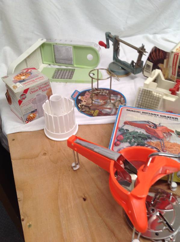 lot 60 image: Lot of Kitchen Items,