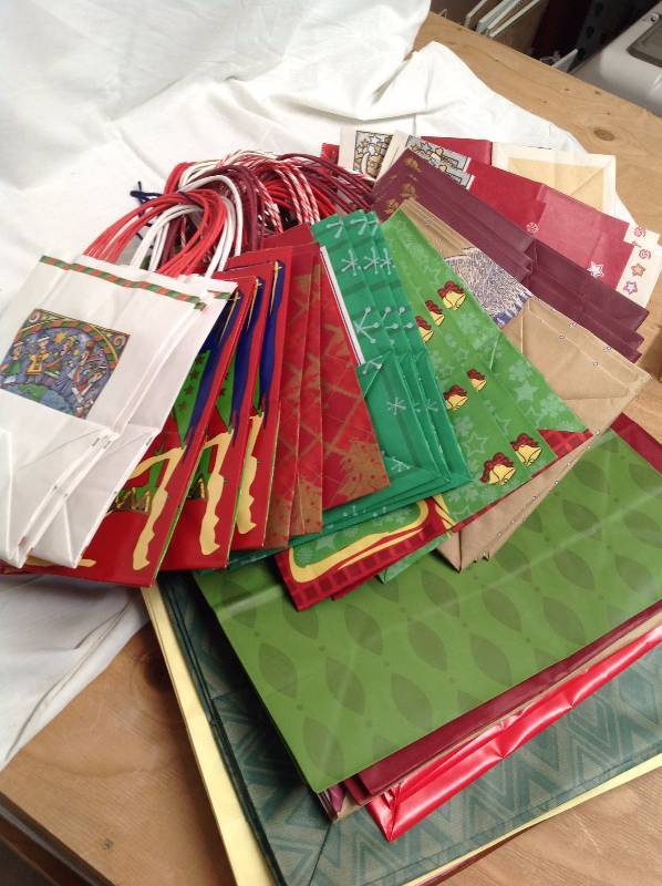 lot 47 image: Gift Bags 23 Different Kinds