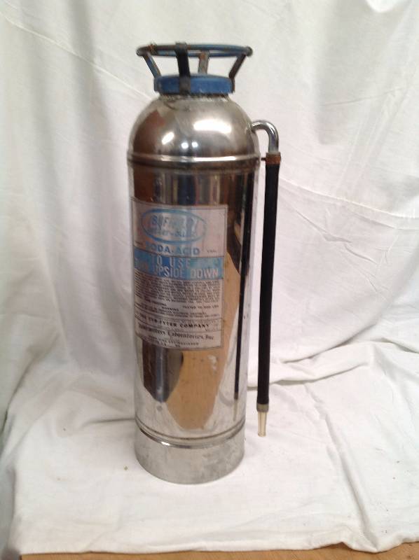 lot 78 image: Old Style Fire Extinguisher