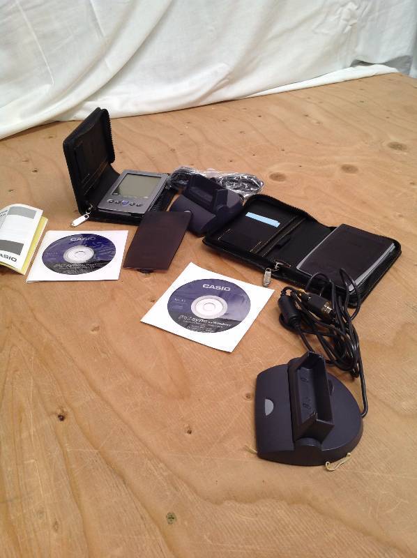 lot 119 image: 2 Casio PV-S400 Plus  4mb