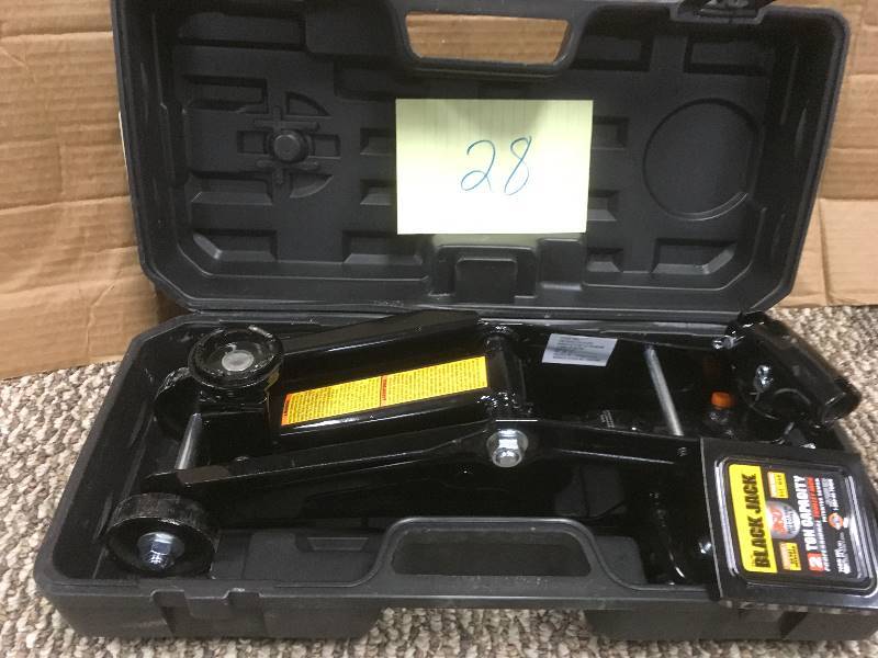 lot 28 image: USED Black Jack T82016W 2T Jack in Blow Case - Open Box
