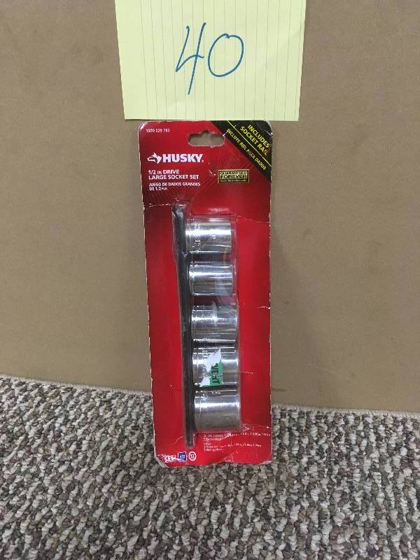 lot 40 image: Husky 12 in. Drive Large Socket Set - Open Box
