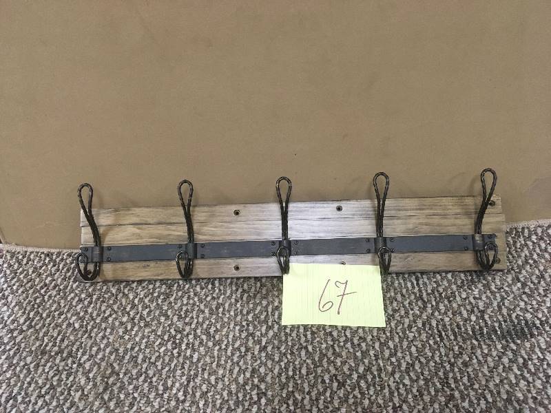 lot 67 image: Coat Rack - Open Box