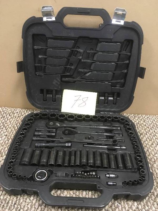 lot 78 image: USED Husky 14 in., 38in. And 12 in. Drive 100-Position Universal SAE and Metric Mechanics Tool Set (105 Piece) - Open Box
