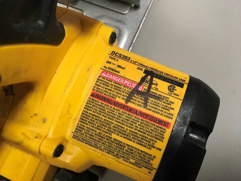 DeWalt 20-Volt Skillsaw Tool Only - Open Box in working conditions
