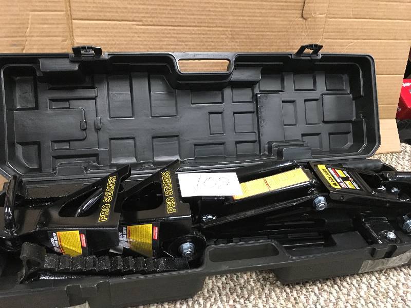 Black Jack 2 1/4 Ton Hydraulic Trolley Jack with Jack Stands Open Box