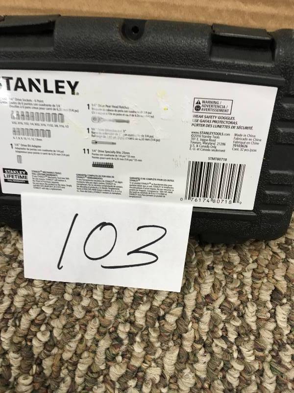 Stanley STMT80718 32 PC Mechanics Tool Set - Open Box