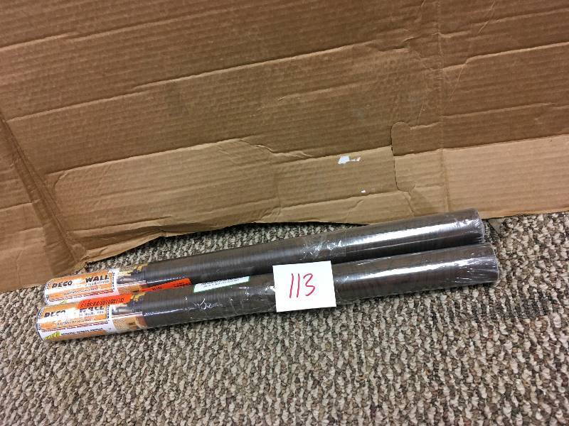 Deco Wall Deciratuvis - lot of 2 - Open Box