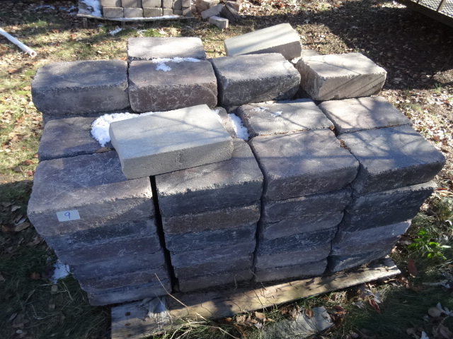 lot 9 image: Concrete retaining wall block. Appr...