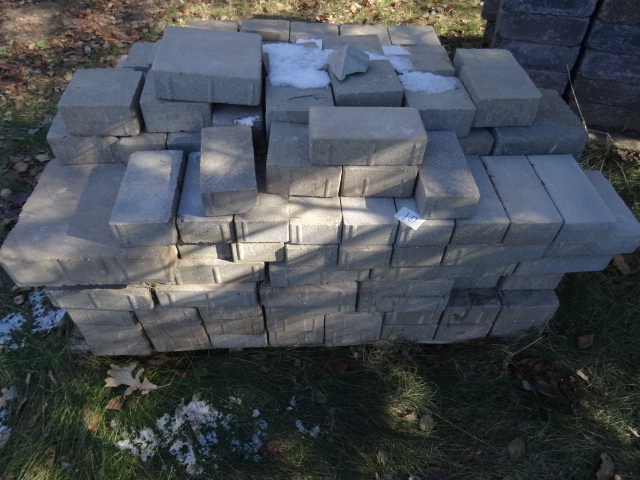 lot 10 image: Pallet of concrete pavers. 4 sizes....