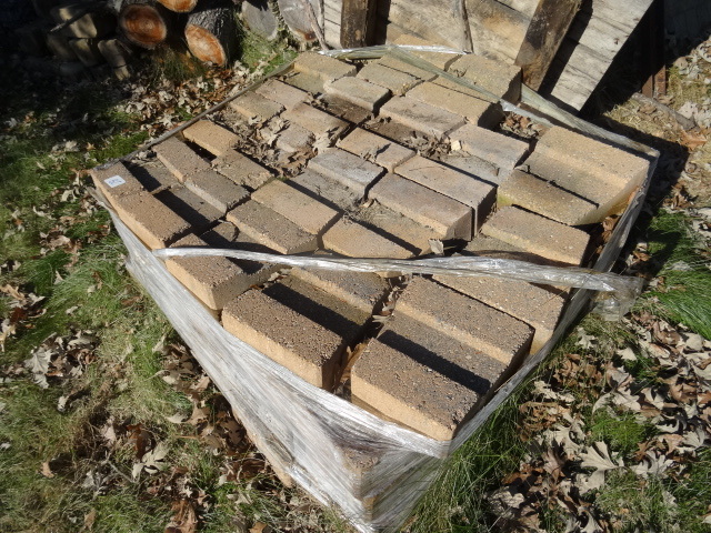 lot 28 image: Retaining wall block. 9 x 10 x 4. A...