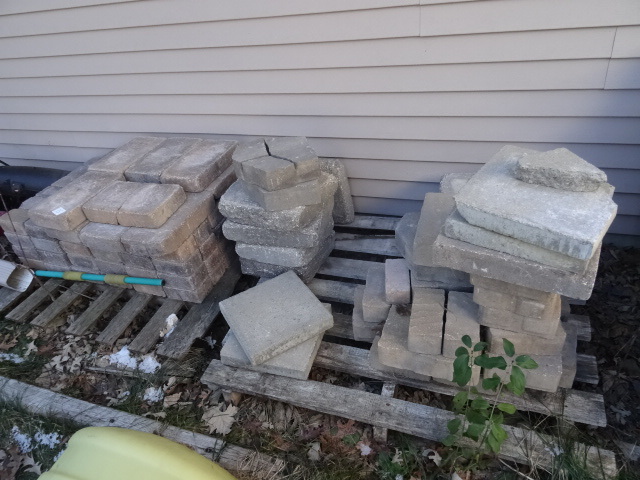 lot 35 image: 2 pallets of random pavers and wall...