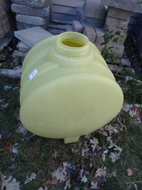 lot 36 image: 40 gallon poly tank...