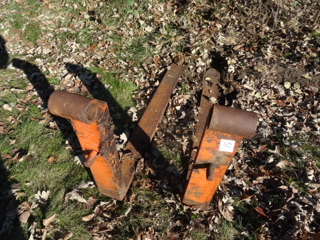 lot 51 image: Set of pallet forks. 4. X 42. Hea...