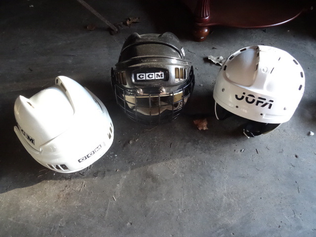 lot 75 image: 3 hockey helmets...