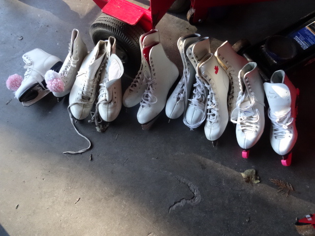 lot 76 image: 6 pair of womens ice skates...