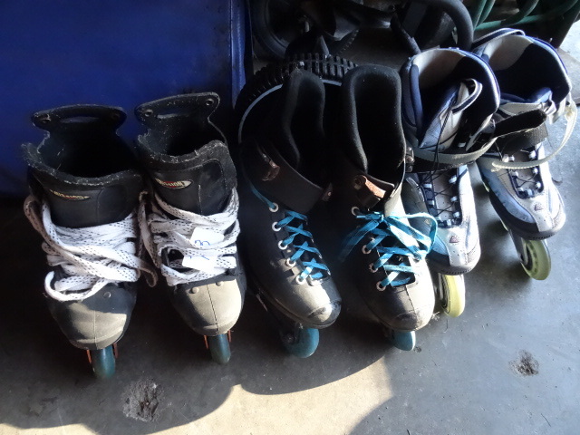 lot 78 image: 3 pair of roller blades...