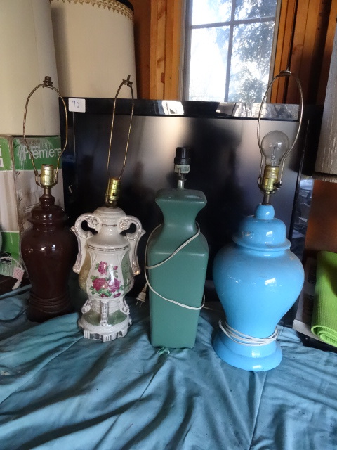 lot 91 image: 4 vintage table lamps...