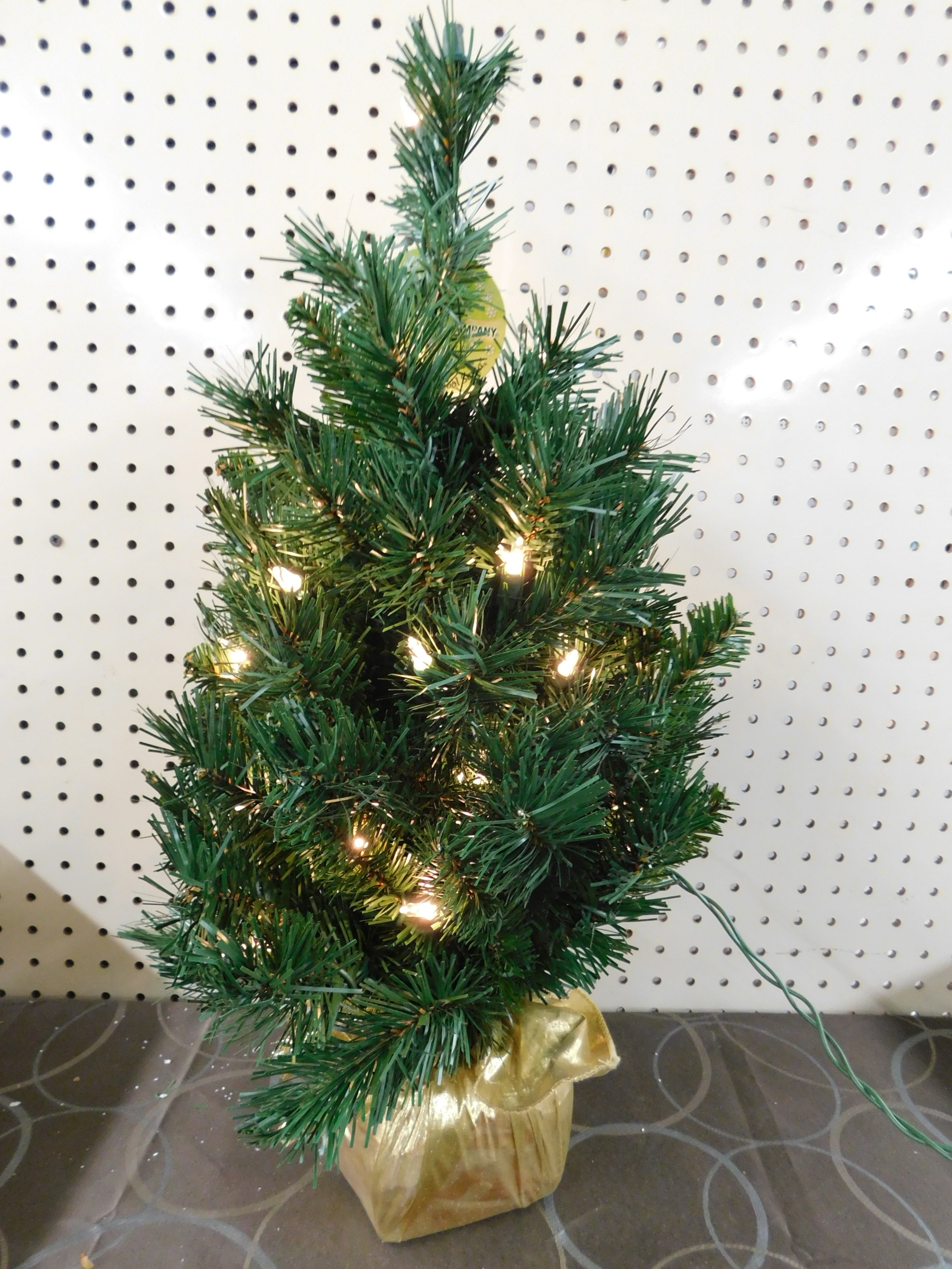 24 MAJESTIC FIR TREE WCLEAR LIGHTS