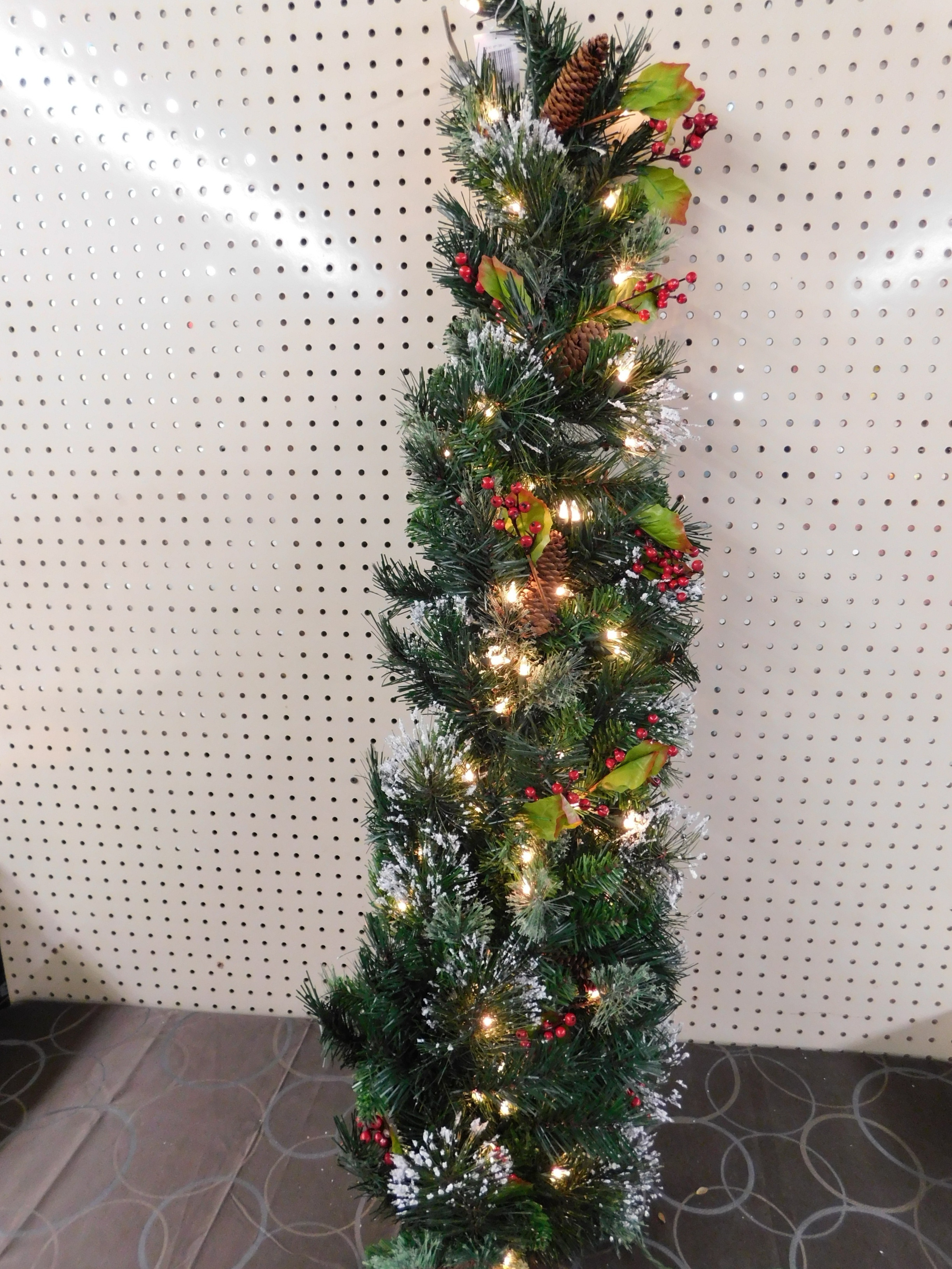 4 FOOT PRE-LIGHTED PINE