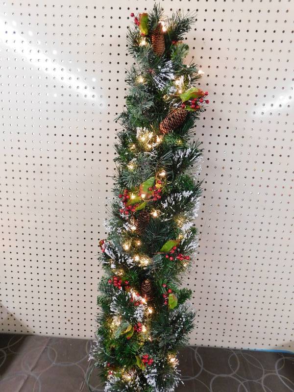 4 FOOT PRE-LIGHTED PINE
