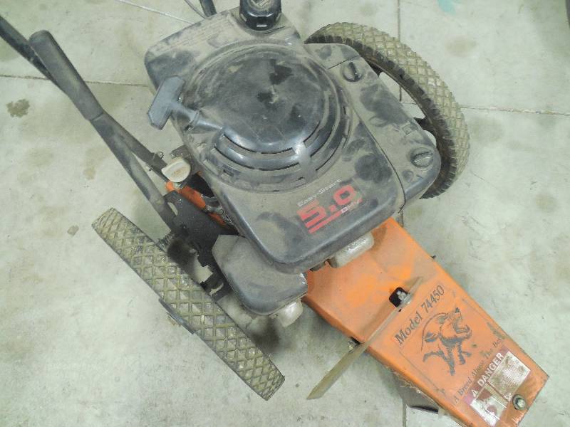 lot 6 image: BearCat 74450 weed Whip Commercail Grade
