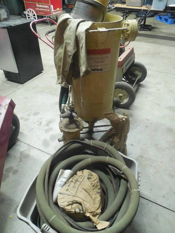 lot 3 image: Empire Commercail Grade Sand Blaster