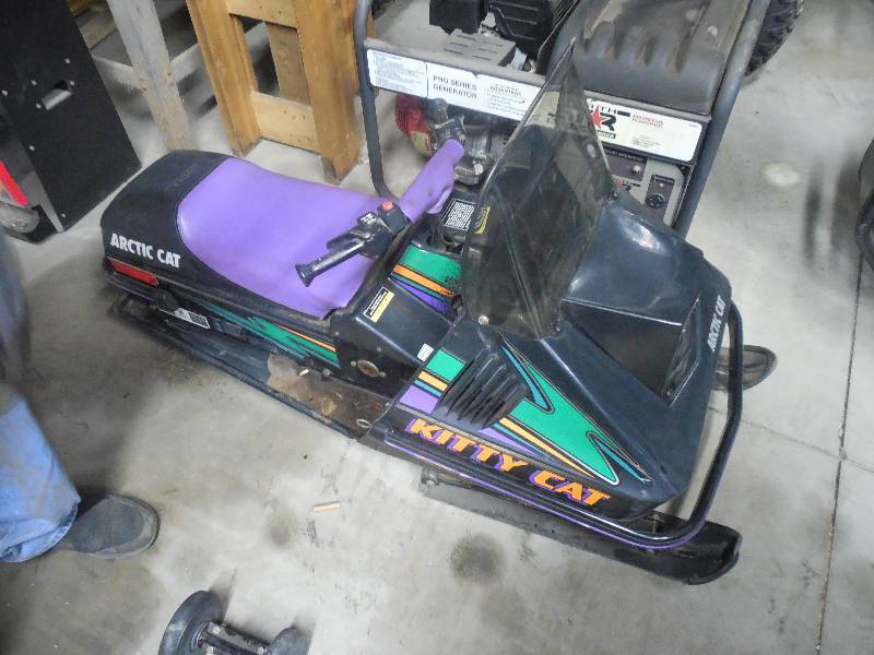 lot 15 image: 1996 Artic Cat Kitty Cat Mini Snowmobile