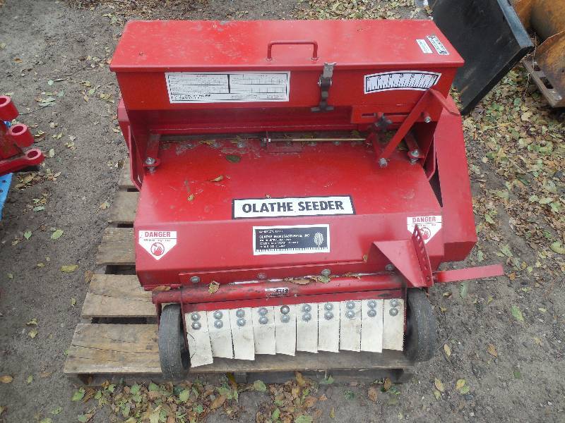 lot 24 image: Olathe Seeder Pro Series