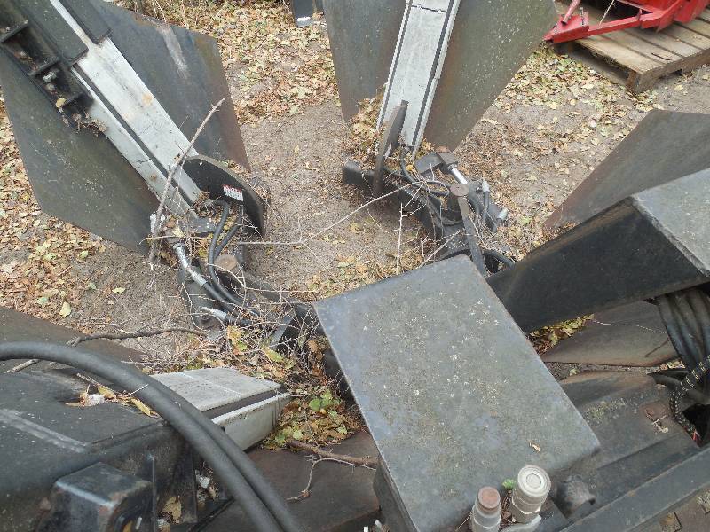 lot 25 image: Skidsteer Tree Spade