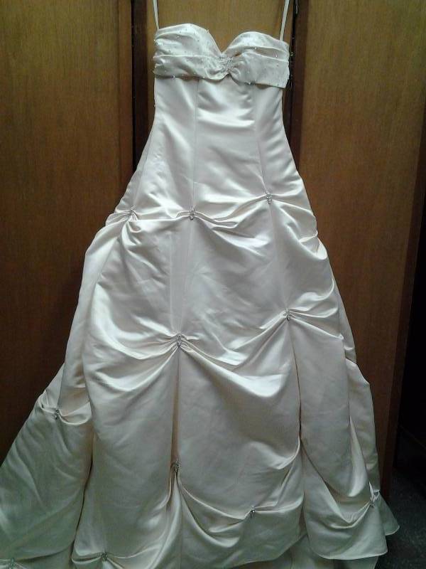 Dinehs Size 10 Pearl Beaded