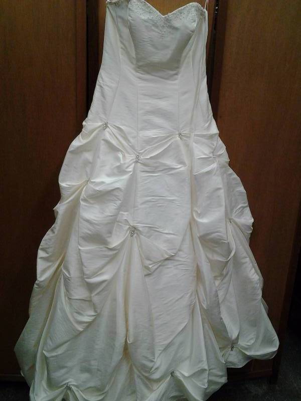 Davids Bridal Size 12 Ivory Beaded