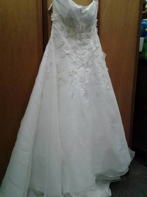 Eden Bridal Size 12 Gold Label