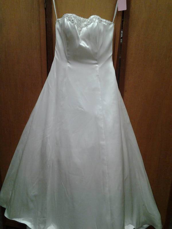 Dinehs 100% Silk Size 10 Ivory Beaded