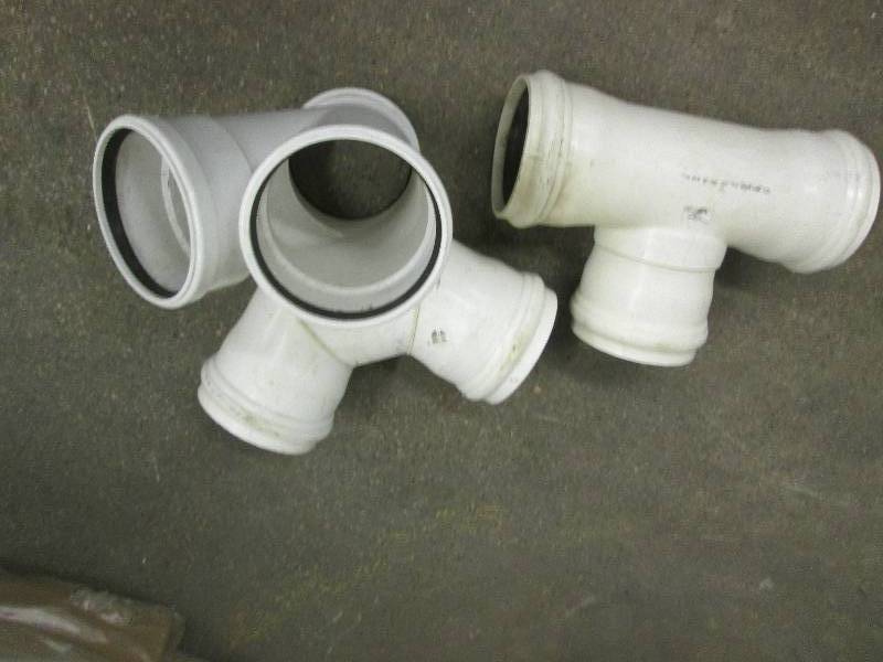 lot 6 image: 1-8-90 sewer fitting , 1-8x8 sew...